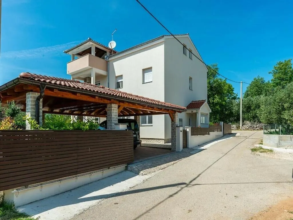 Villa In Stankovci With Swimming Pool クロアチア